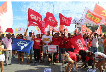 A CUT Bahia unifica com centrais e realiza um poderoso ato no 1º de maio que fortalece nacionalmente a mobilização por Lula livre