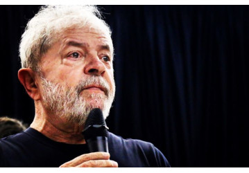 Lula retira do STF pedido de liberdade para evitar manobra sobre sua candidatura