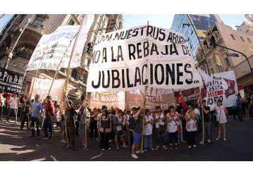Argentinos entram em greve contra reformas de Macri
