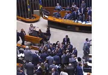 Petrobras tenta evitar visita de Comissão Parlamentar à RLAM