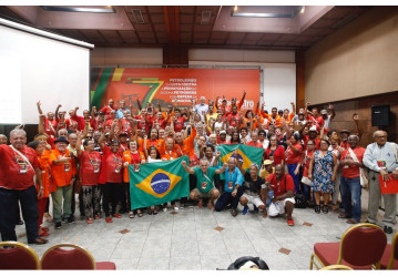 Petroleiros da Bahia encerram congresso reafirmando luta em defesa da Petrobrás e da democracia
