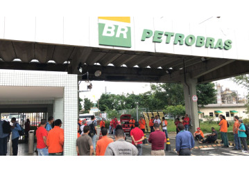 Trabalhadores da FAFEN Bahia param em mais uma mobilização para construção da greve dos petroleiros