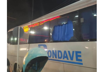 Ônibus do TEMADRE é apedrejado