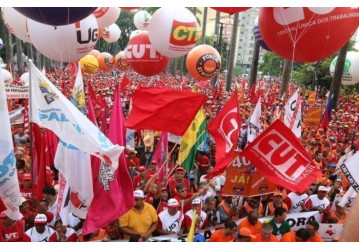 CUT e demais centrais repudiam declarações do vice de Bolsonaro contra direitos