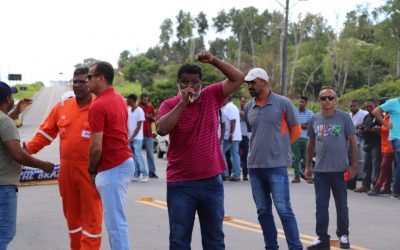 Sindipetro participa de ato em apoio ao Siticcan pela cobrança do pagamento dos terceirizados