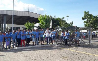 Demitidos, trabalhadores da empresa de calçados Paquetá protestam e reivindicam pagamento integral das verbas rescisórias e liberação do FGTS