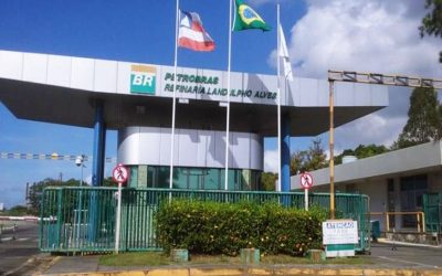 Ato em frente à Rlam marca primeiro dia de greve dos petroleiros da Bahia, nessa quinta (18)