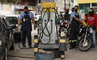 Ação do Sindipetro Bahia – Gasolina por R$ 3.50, o litro, atraiu centenas de moradores de Candeias