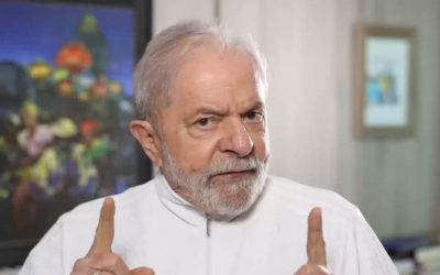 Lula afirma aos petroleiros que o Brasil voltará a ser um país soberano