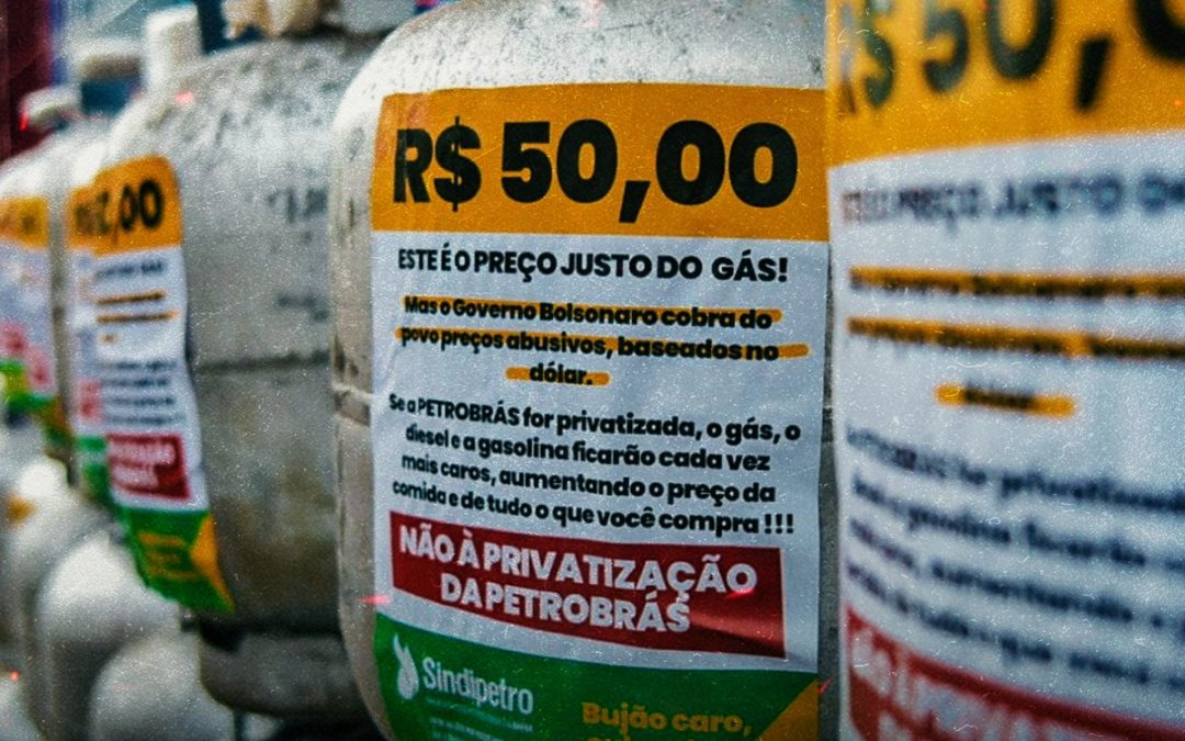 Sindipetro realiza duas ações do preço justo do gás em Salvador, nos bairros do Arenoso e de Alto de Coutos