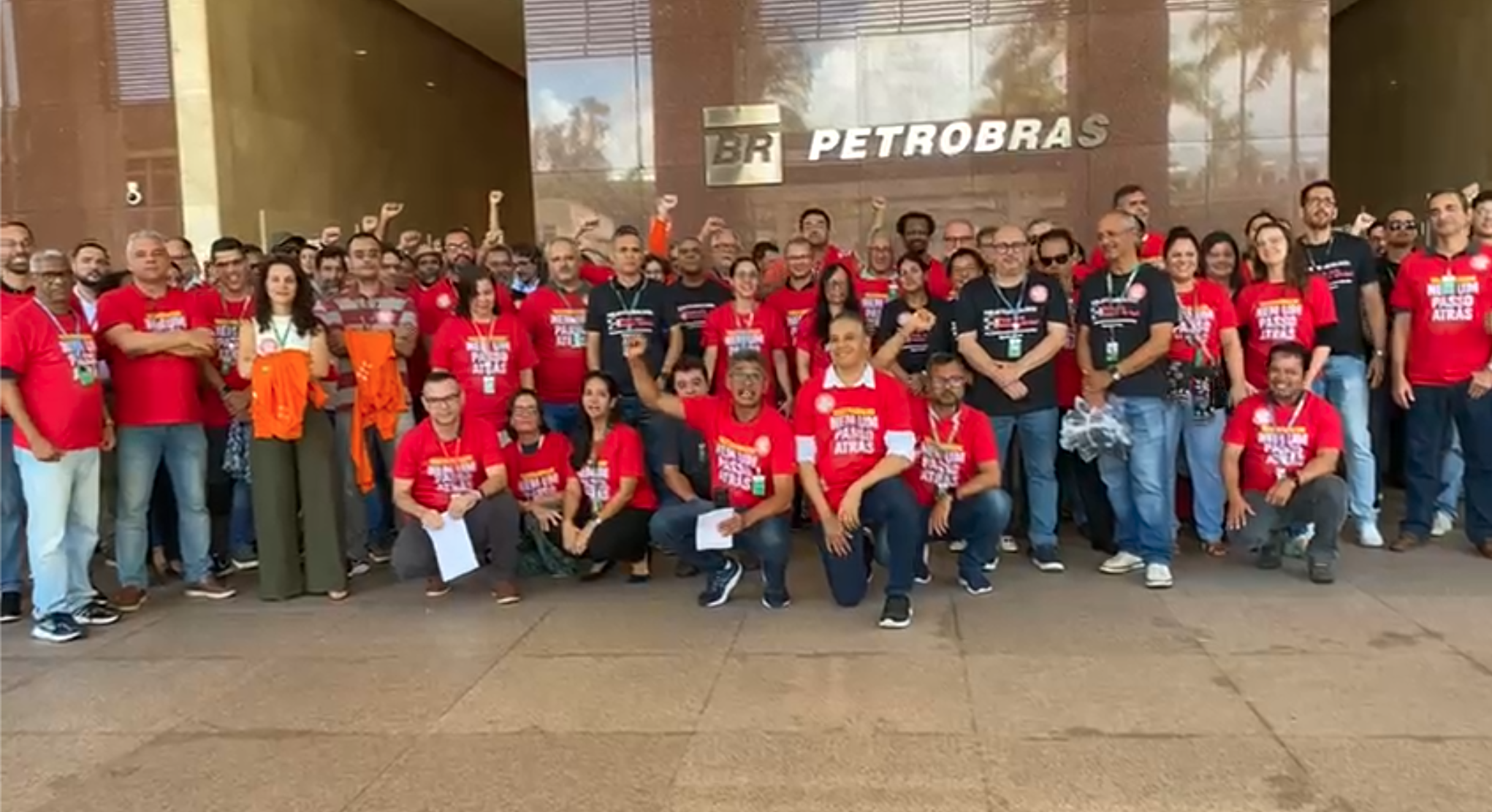 Teletrabalho: em novo ato na Bahia, trabalhadores(as) da Petrobrás paralisam atividades contra autoritarismo da empresa